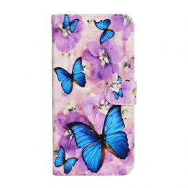 Fodral För iPhone 13 Mini Blå Fjärilar I Blommor